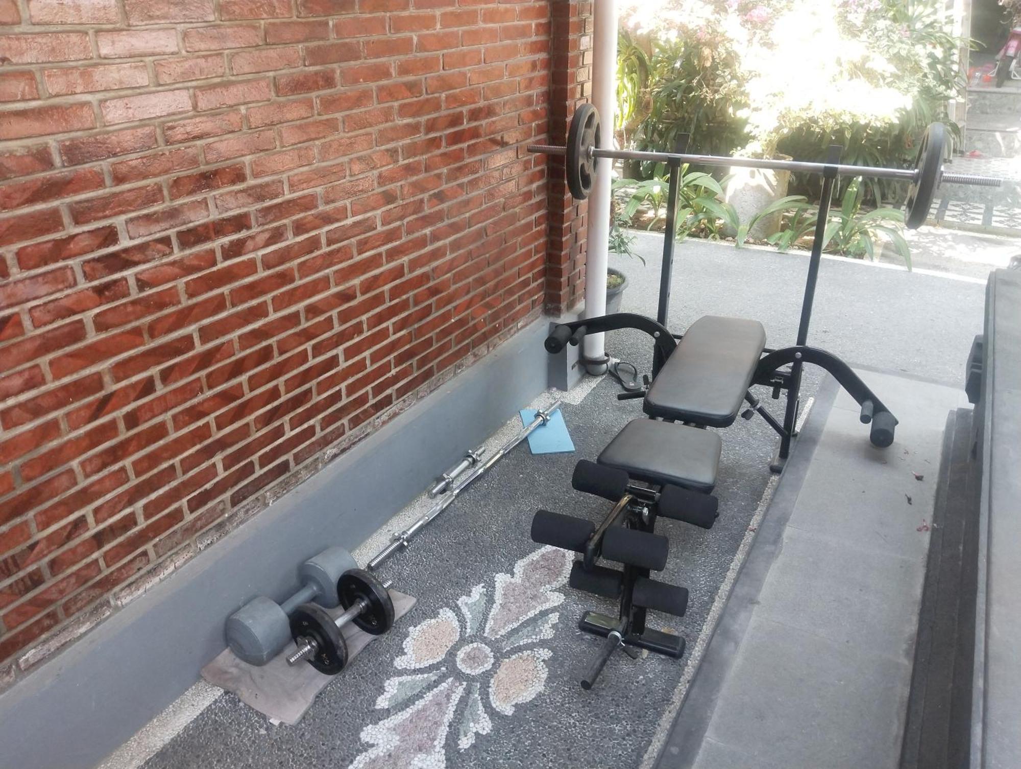 Leo Home Stay Canggu Екстериор снимка